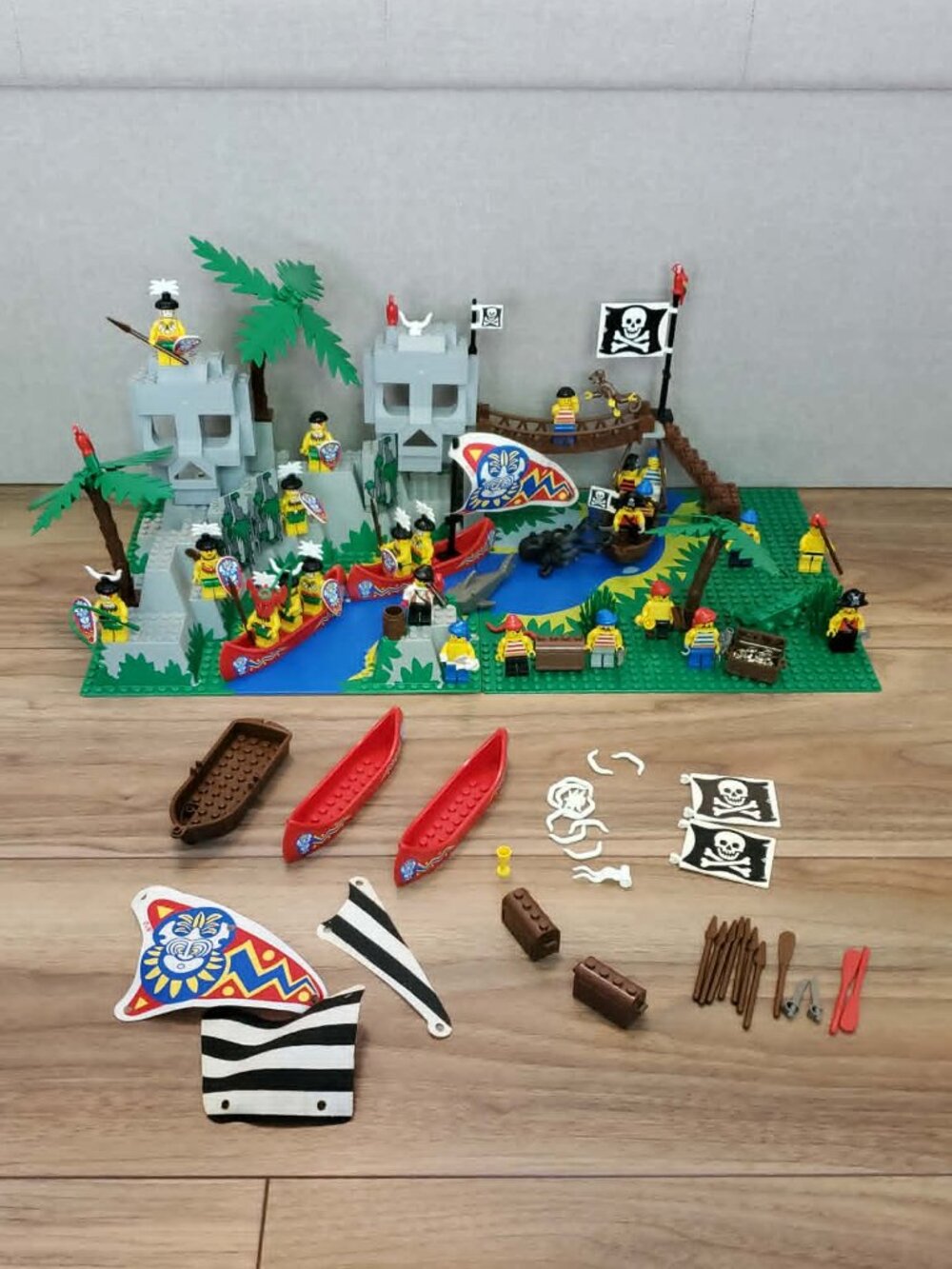 Vintage Pirates Islanders Lego Lot